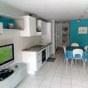 Studio Saint Raphael Port Santa-Lucia